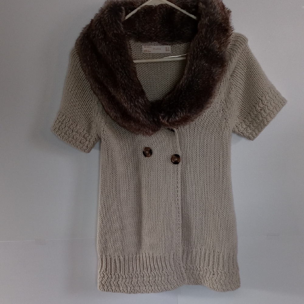 Zara Cream Sweater with Brown Faux Fur Collar